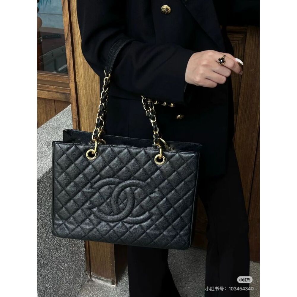 Chanel Women Pre-Loved Bag Very Good Condition - Picture 8 of 9